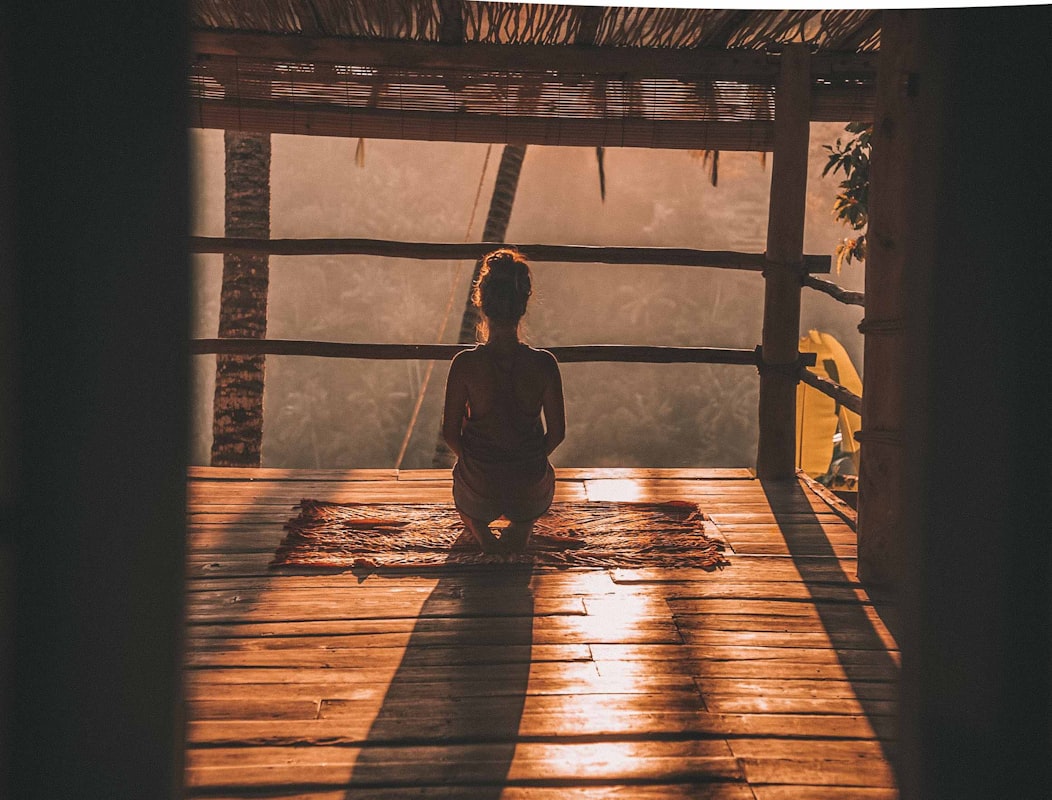 Gentle yoga stretches for morning energy